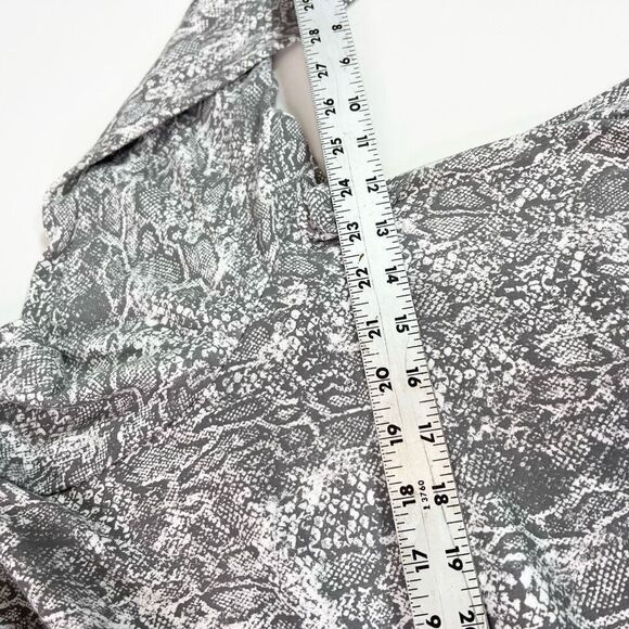 Chico's Tunic Top Women's 4X Slate Gray Snake Long Sleeve Mock Neck Back Zip NWT - Picture 6 of 12